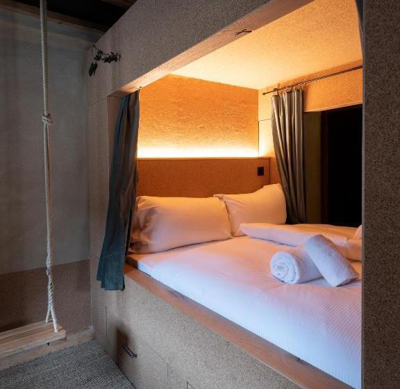 Номер Стандарт, Peanut Medieval Lodge