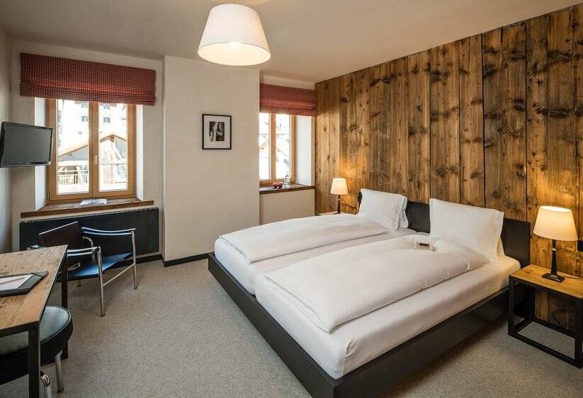 スタンダードルーム, Pensiun Aldier