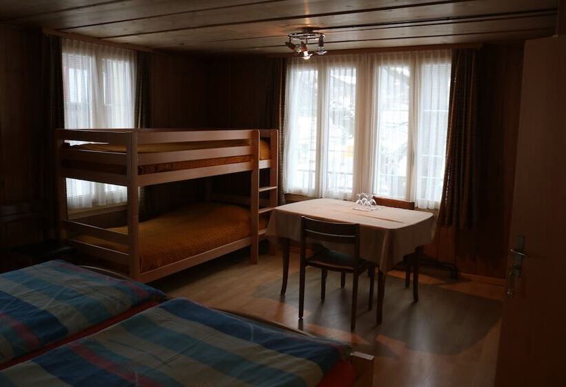 패밀리 룸 공용 욕실, Restaurant Stechelberg Bed & Breakfast