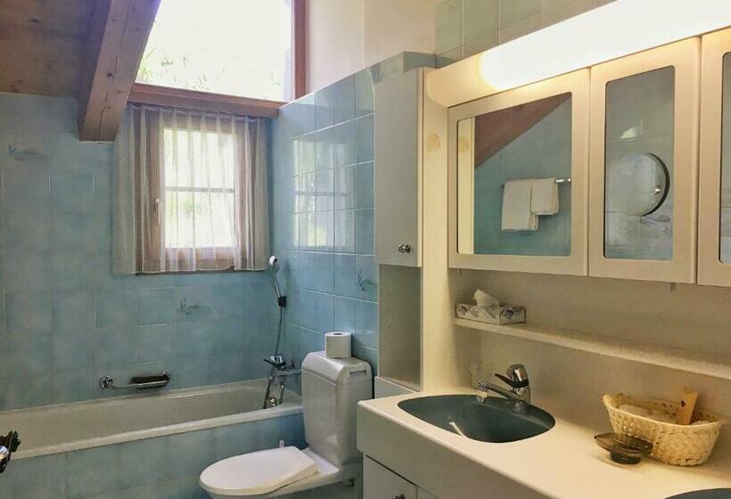 סוויטת ג'וניור, Saluver