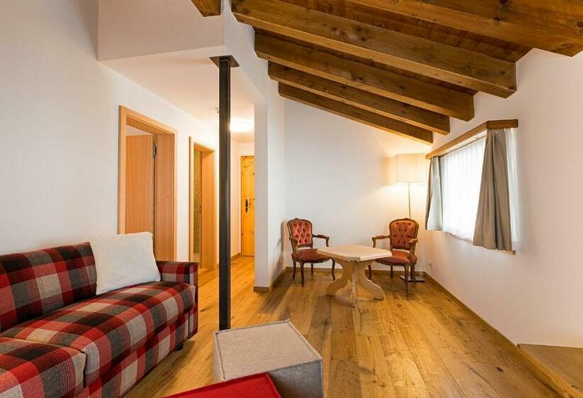 סוויטת ג'וניור, Saluver