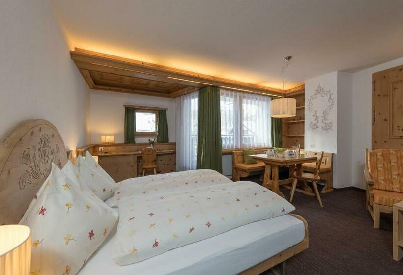 غرفة سوبيريور مزودة بشرفة, Seraina