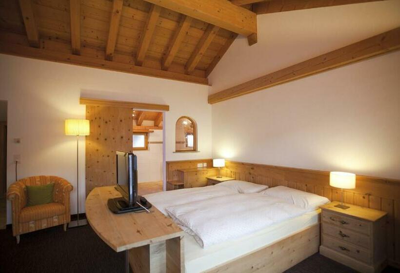 Номер Superior с Балконом, Seraina