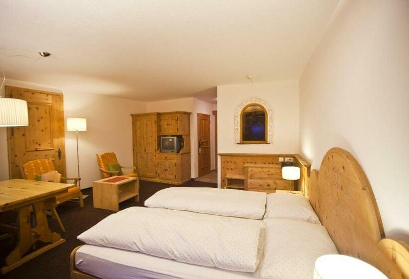 Номер Superior с Балконом, Seraina