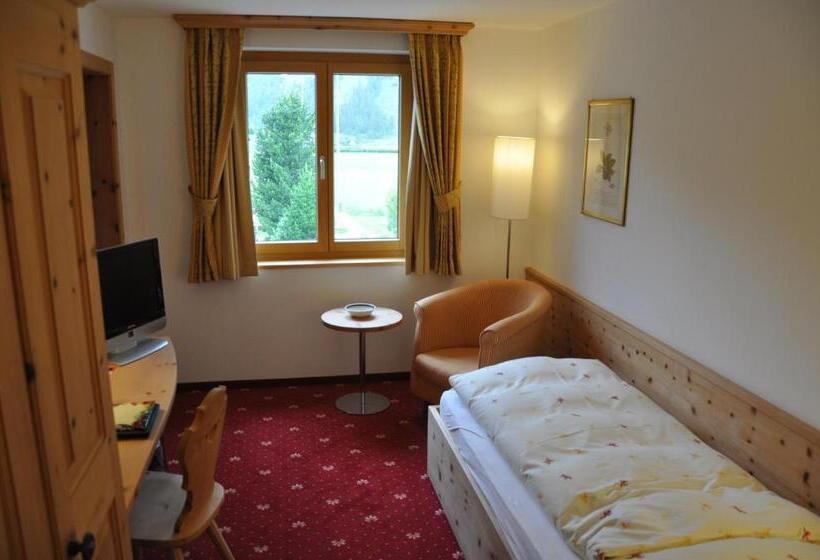 غرفة قياسية فردية, Seraina