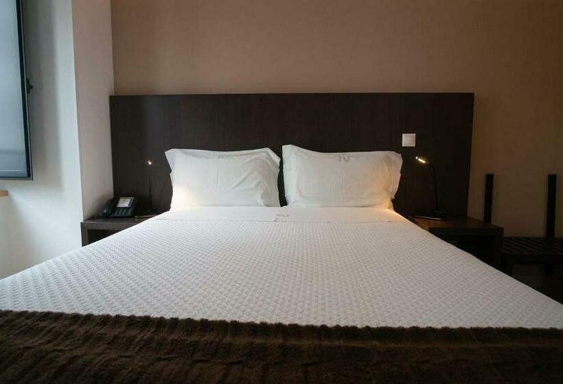 غرفة قياسية, Vitória