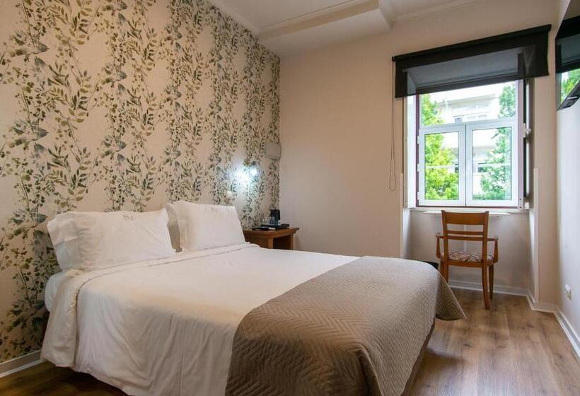 غرفة قياسية فردية, Vitória