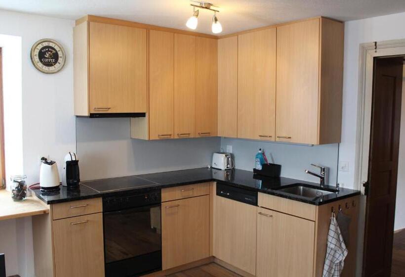 2 Sovrums Lägenhet, Wynegg