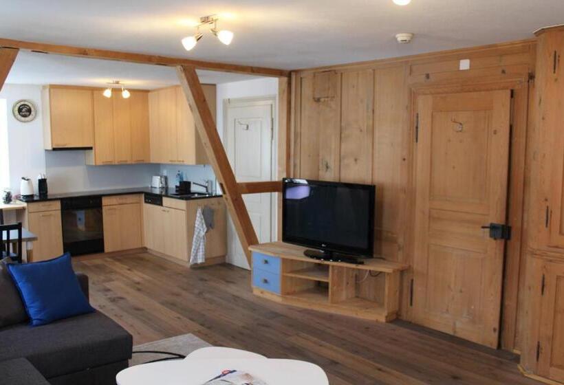 2 Sovrums Lägenhet, Wynegg