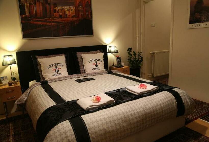 آپارتمان یک خوابه با دری مشترک که هال را جدا می کند., Antonius Bed And Breakfast