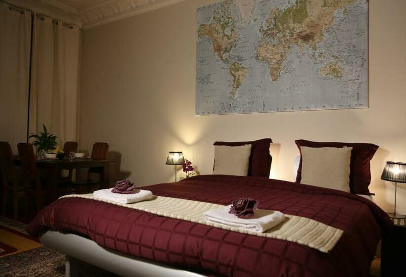 آپارتمان یک خوابه با دری مشترک که هال را جدا می کند., Antonius Bed And Breakfast