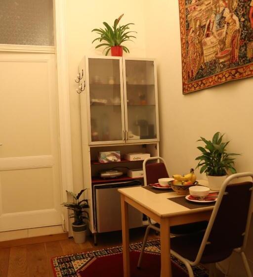 اتاق لوکس با چشم‌انداز باغ, Antonius Bed And Breakfast