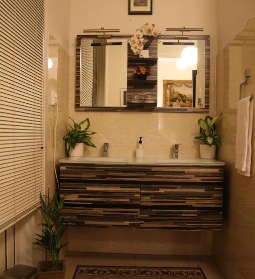 اتاق لوکس با چشم‌انداز باغ, Antonius Bed And Breakfast