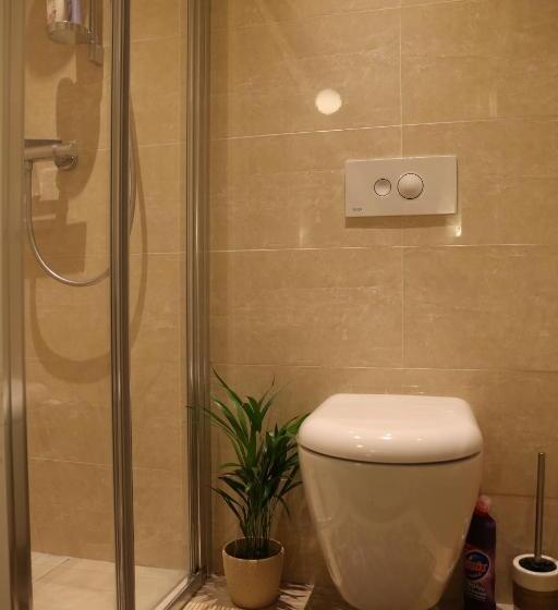 اتاق لوکس با چشم‌انداز باغ, Antonius Bed And Breakfast