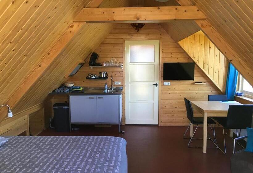 스탠다드 스튜디오, B&b En Vakantiehuisje Ursula