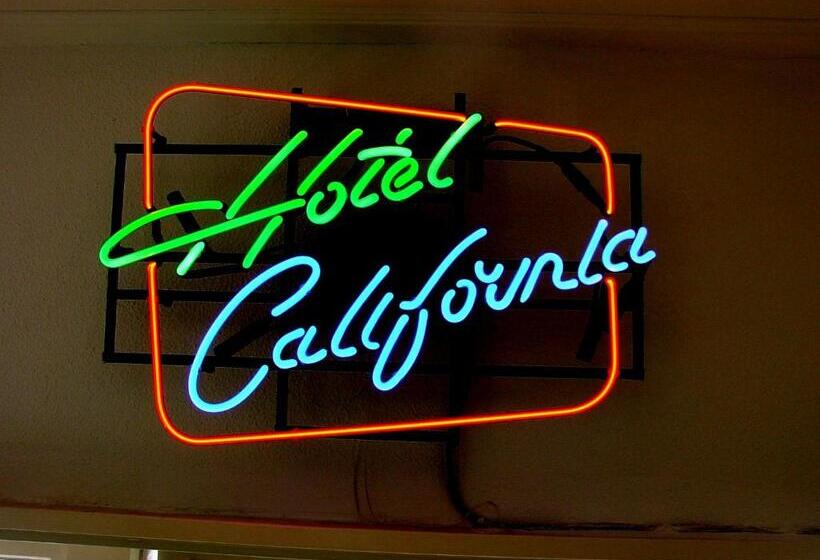 منزل غرفة نوم واحدة, B&b Hotel California