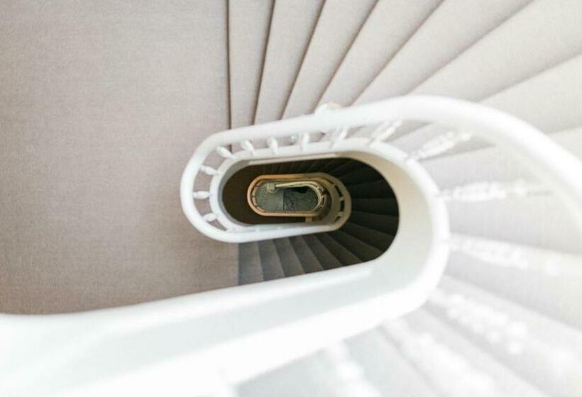 Deluxe Room, La Paulowna Boutique