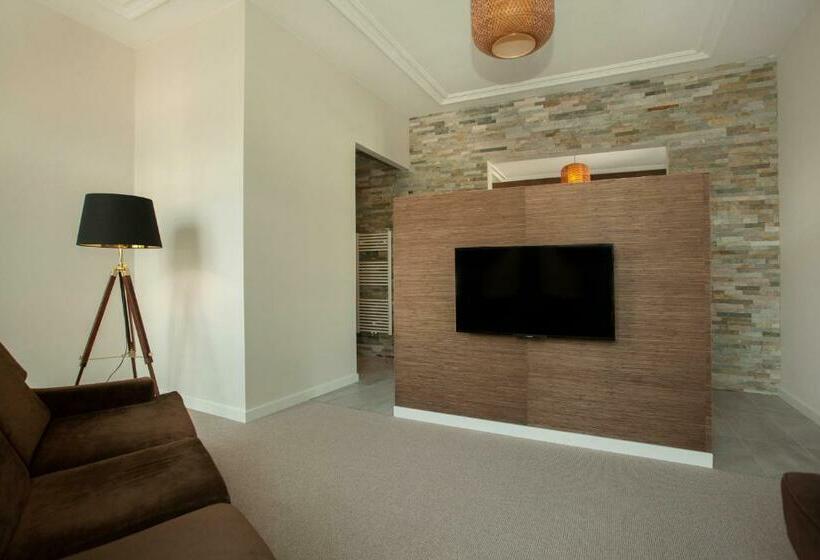 Executive Suite, La Paulowna Boutique