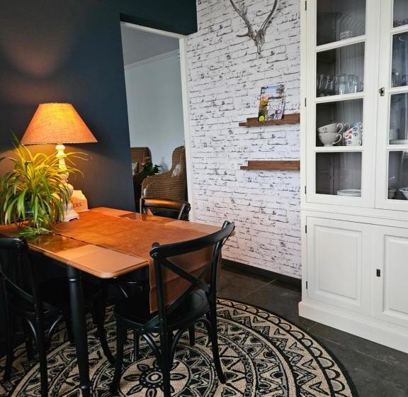 Huoneisto 1 Makuuhuone Pohjakerros, Logement Hellevoetsluis