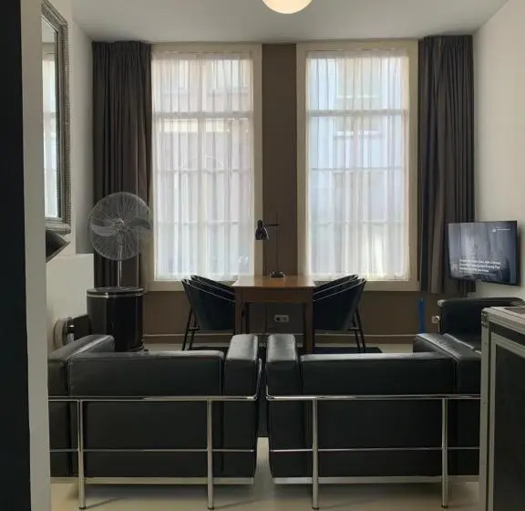 استودیوی لوکس, Zocher6 Bnb A Monumental Town House In The City Center