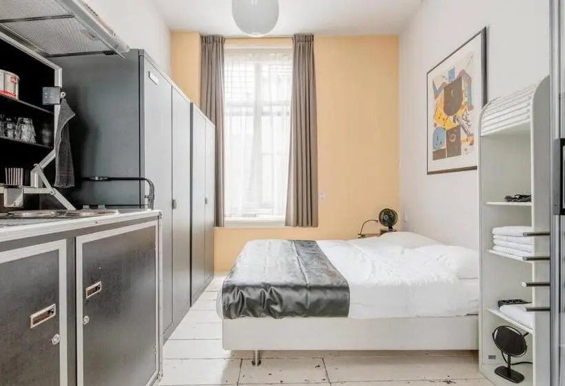 استودیوی لوکس, Zocher6 Bnb A Monumental Town House In The City Center