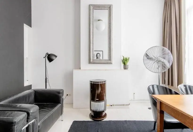 استودیوی لوکس, Zocher6 Bnb A Monumental Town House In The City Center
