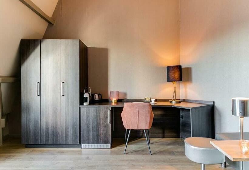 جناح ديلوكس, Brasss Hotel Suites