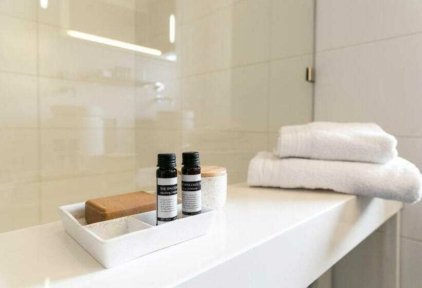 جناح جونيور, Brasss Hotel Suites