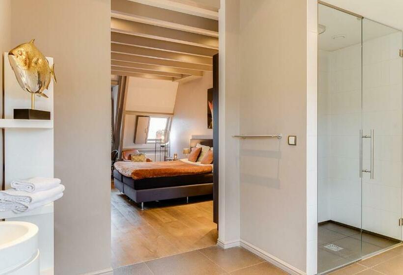 جناح جونيور, Brasss Hotel Suites