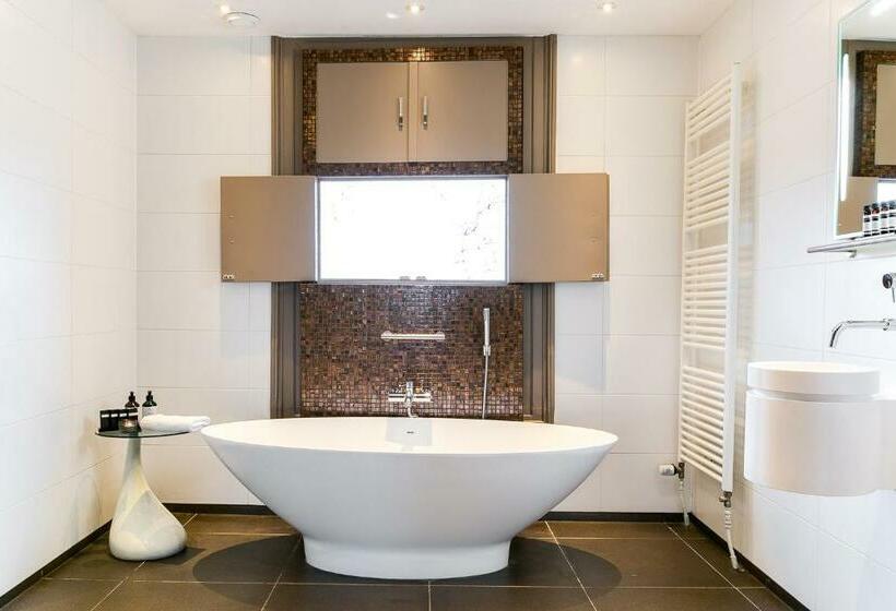 جناح جونيور, Brasss Hotel Suites