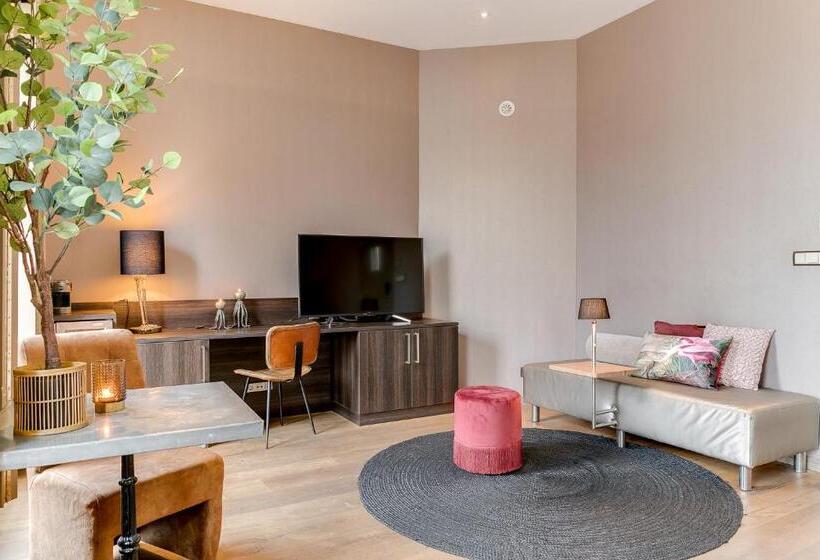 جناح ديلوكس, Brasss Hotel Suites