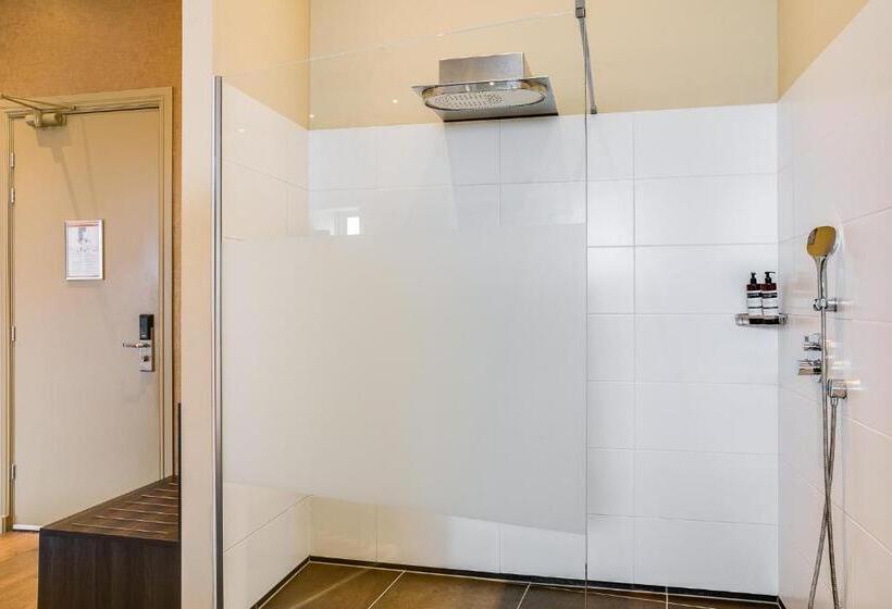 이그제큐티브 스위트, Brasss Hotel Suites