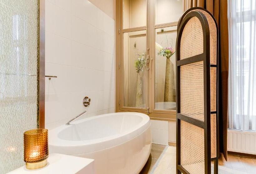 جناح إدارى, Brasss Hotel Suites