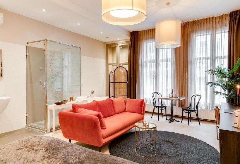 جناح إدارى, Brasss Hotel Suites