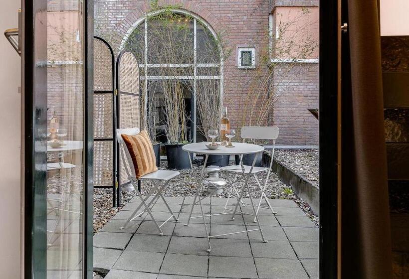 جناح ديلوكس, Brasss Hotel Suites