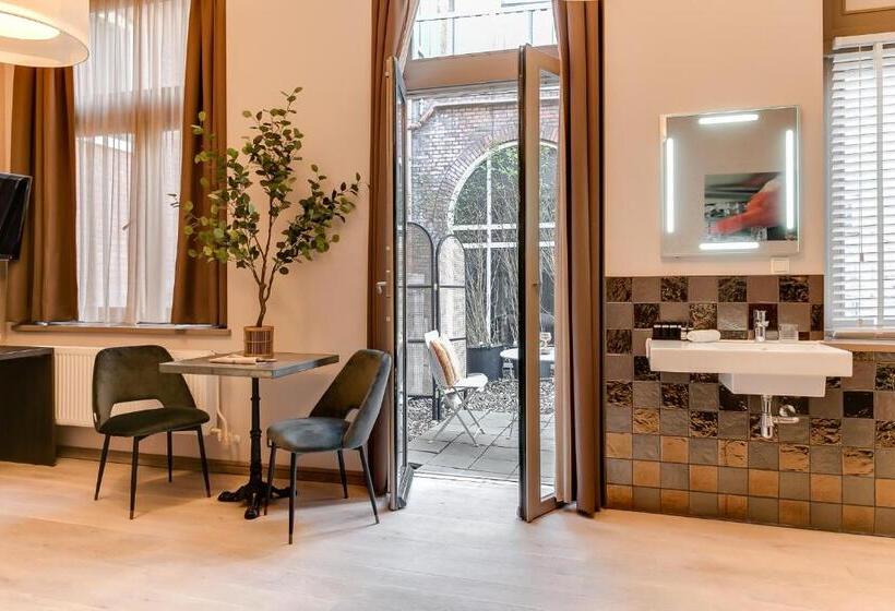 جناح ديلوكس, Brasss Hotel Suites