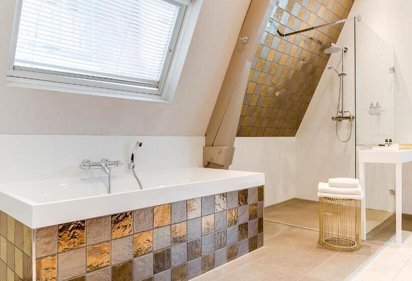 جناح جونيور, Brasss Hotel Suites