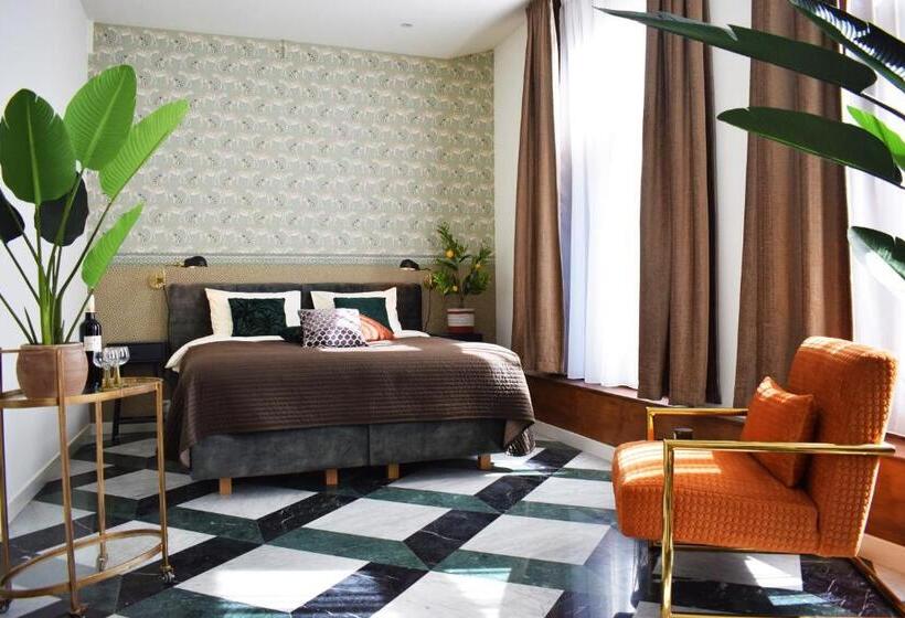 جناح ديلوكس, Brasss Hotel Suites