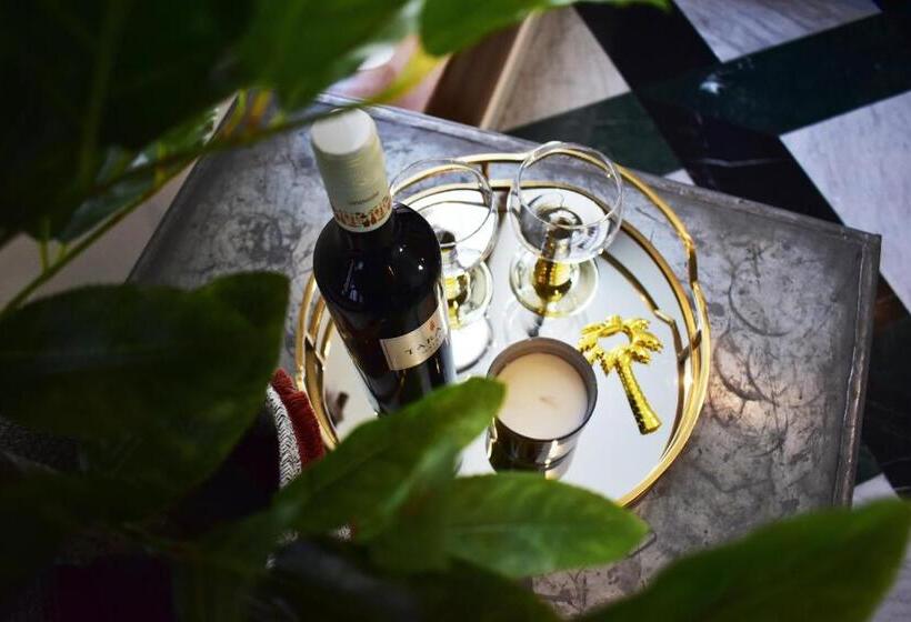 جناح جونيور, Brasss Hotel Suites