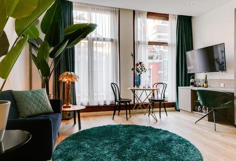 이그제큐티브 스위트, Brasss Hotel Suites