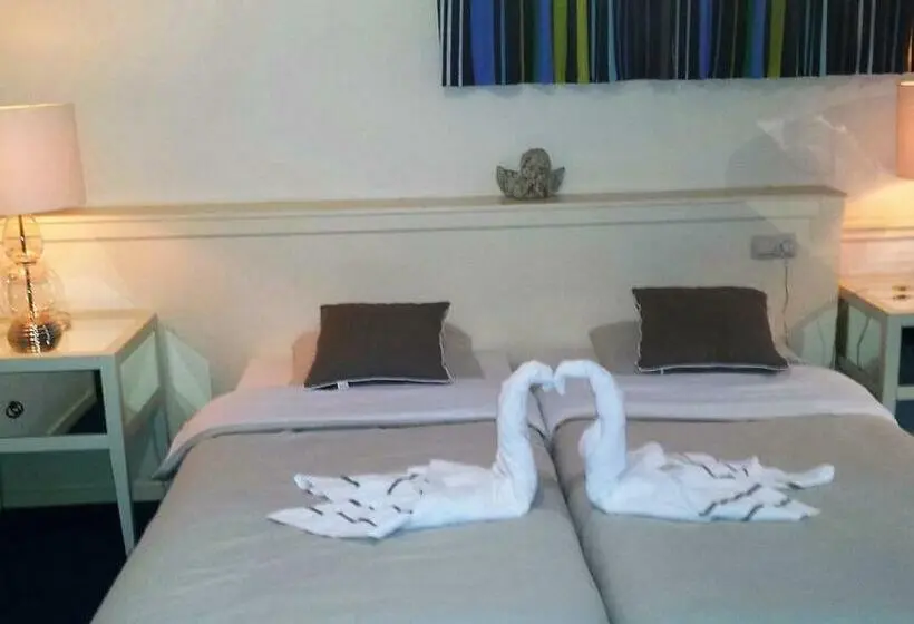 Perhehuone, Hostel Herberg De Esborg Scheemda
