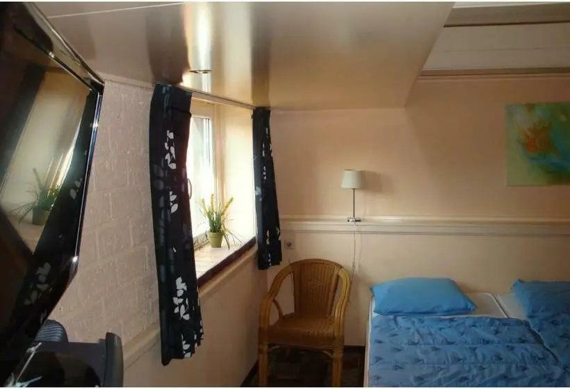 Standard Kolmen Hengen Huone, Hostel Herberg De Esborg Scheemda