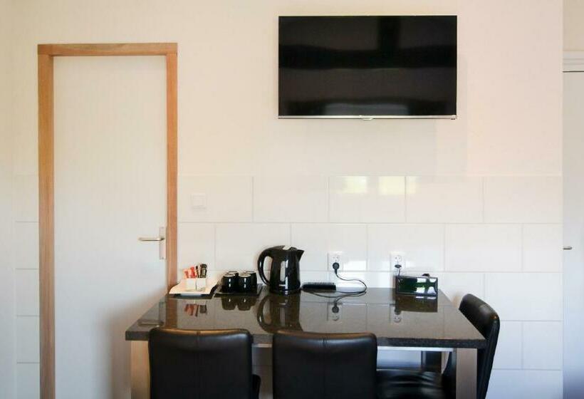 חדר סטנדרט לארבעה, Bienvenue