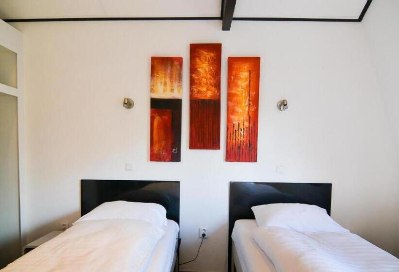 חדר סטנדרט לארבעה, Bienvenue