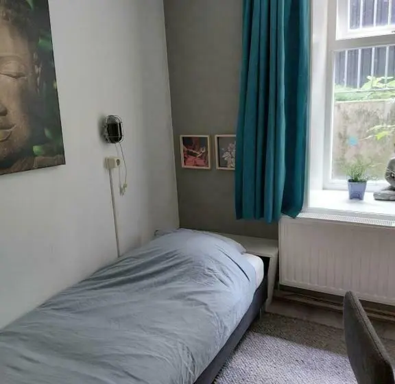 Chambre Standard Individuelle, Simplon Hostel