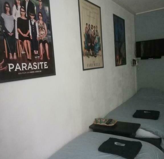 חדר סטנדרט לשלושה, Simplon Hostel