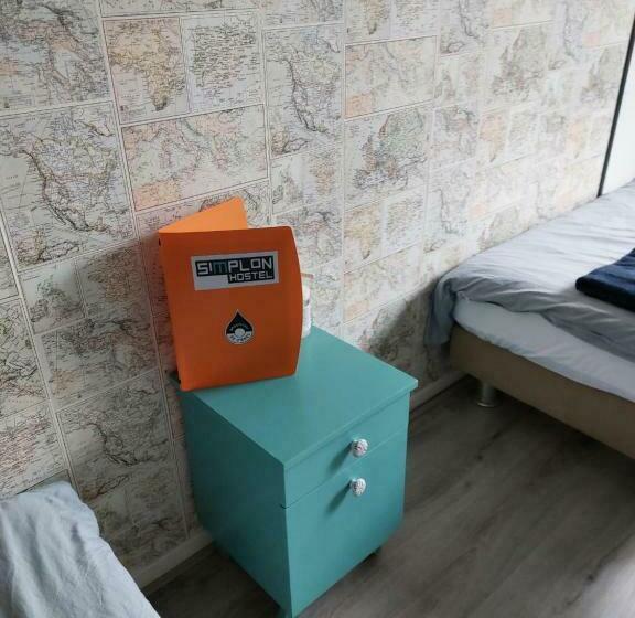 חדר סטנדרט לשלושה, Simplon Hostel