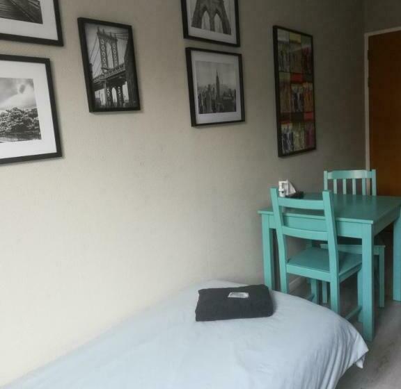 חדר סטנדרט לשלושה, Simplon Hostel