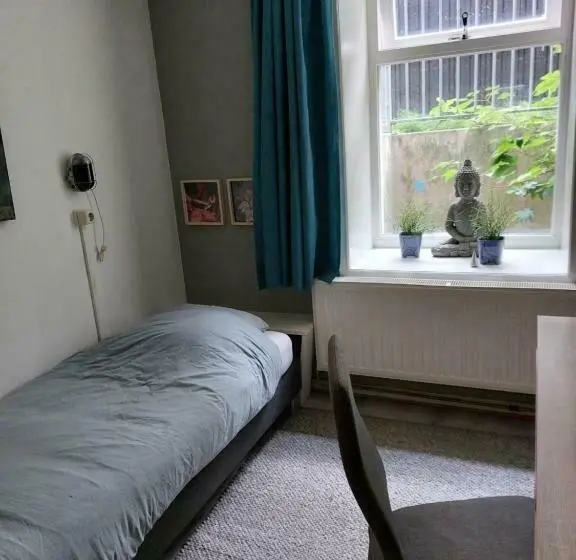 Chambre Standard Individuelle, Simplon Hostel