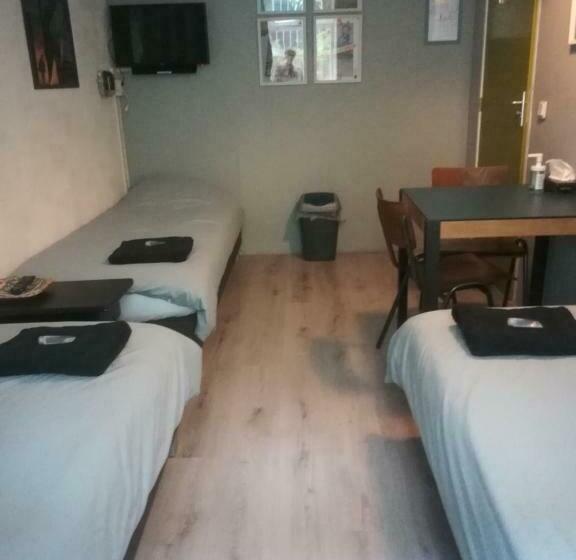 Номер Стандарт Трехместный, Simplon Hostel